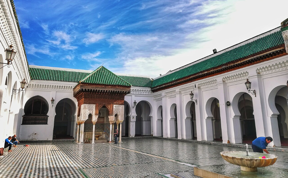 الأدب المغربي بين الماضي والحاضر والمعاصر